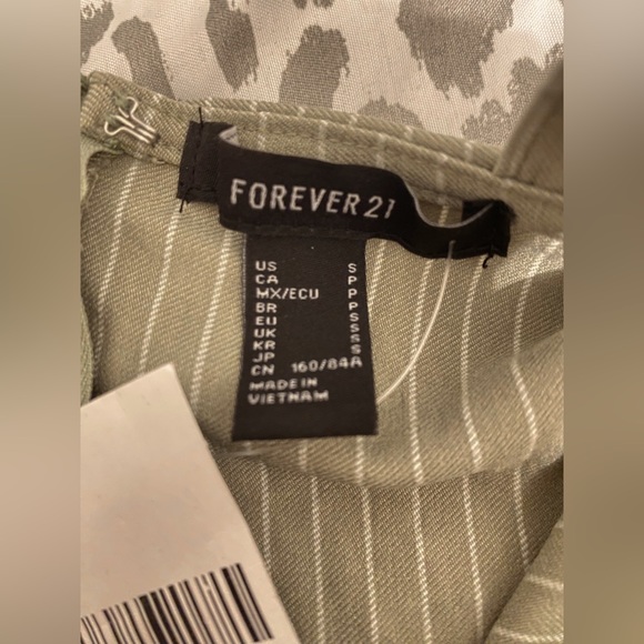 Pale green dress with white stripes, short and super cute :)!! - Picture 3 of 4